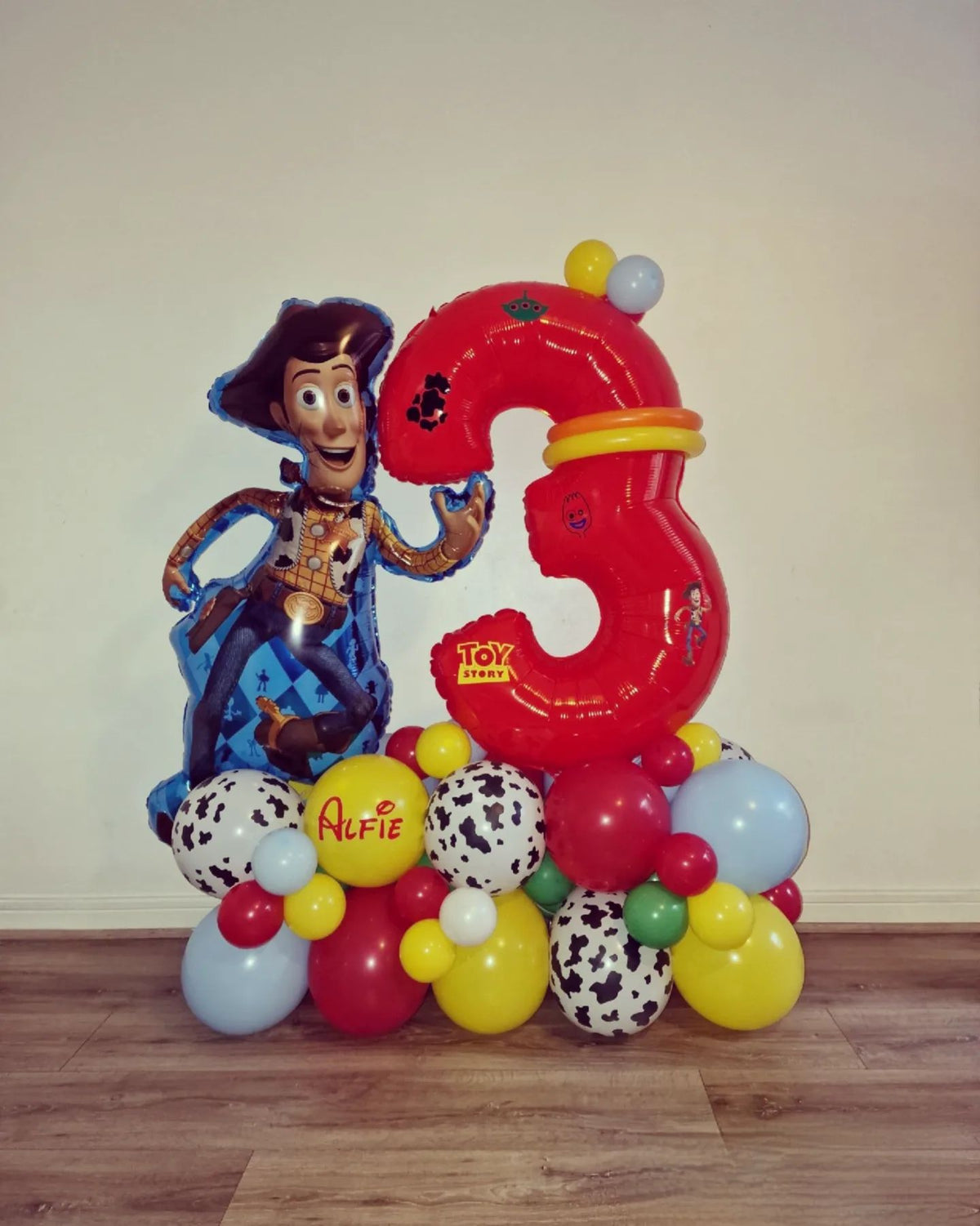Jumbo Latex Balloon 60cm Safari Cow - White (Print: Black)